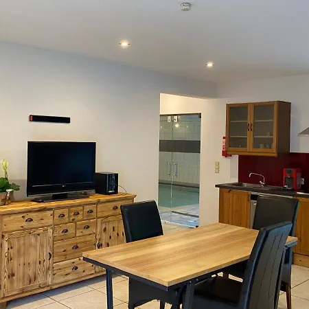 Gites-et-bien-etre, Bansions 2, 1 Bulle Sociale Max 6 Pers Piscine Privee Apartmán *