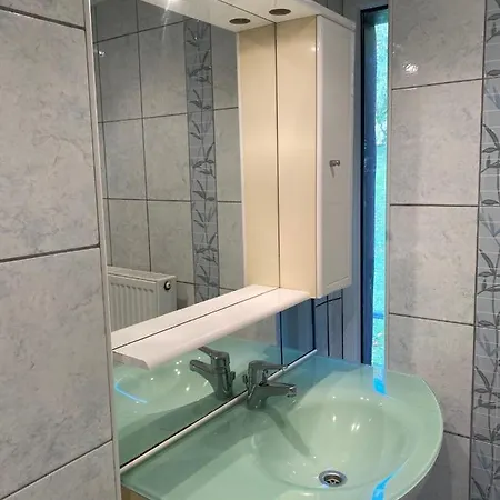 Gites-et-bien-etre, Bansions 2, 1 Bulle Sociale Max 6 Pers Piscine Privee Lägenhet Sart-lez-Spa